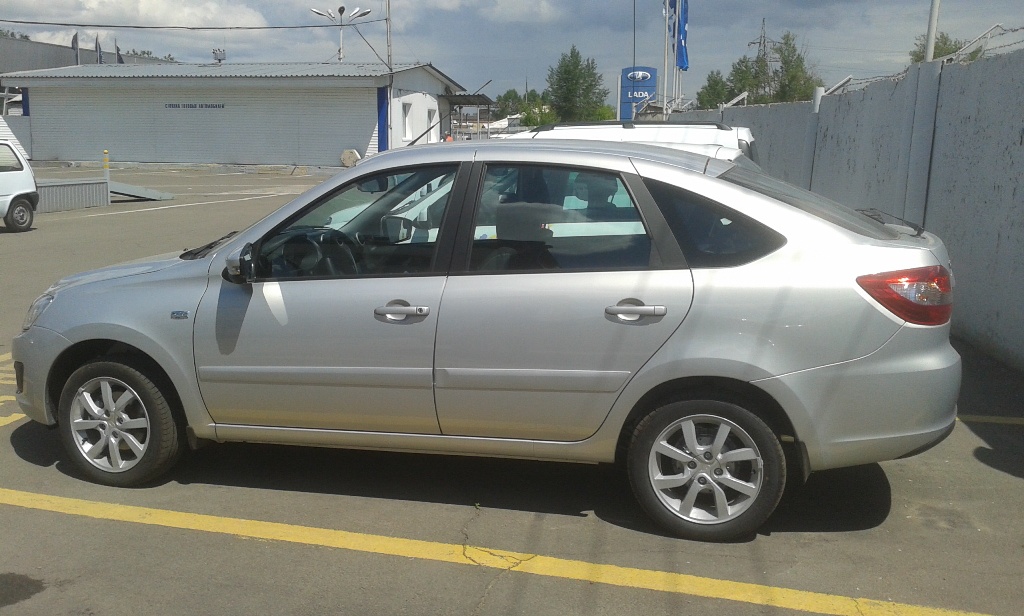 Нажмите на изображение для увеличения
Название: lada-granta-liftback-2.jpg
Просмотров: 161
Размер:	72.8 Кб
ID:	4845